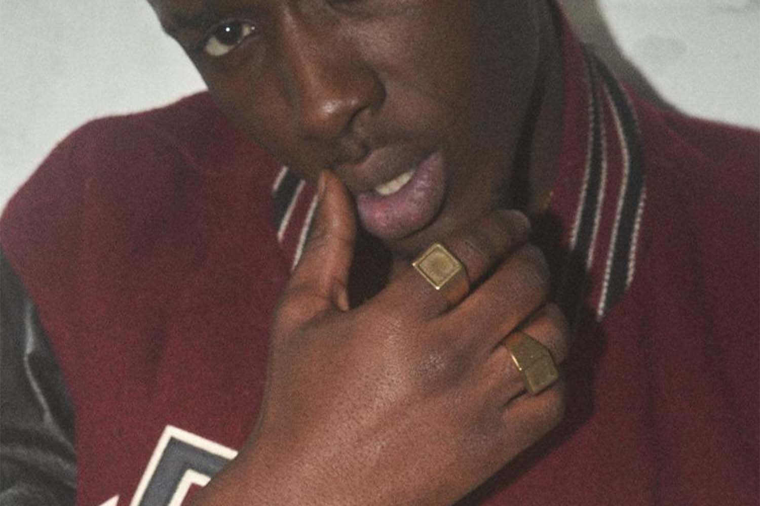 12 Best Minimalist Jewelry Pieces 2022