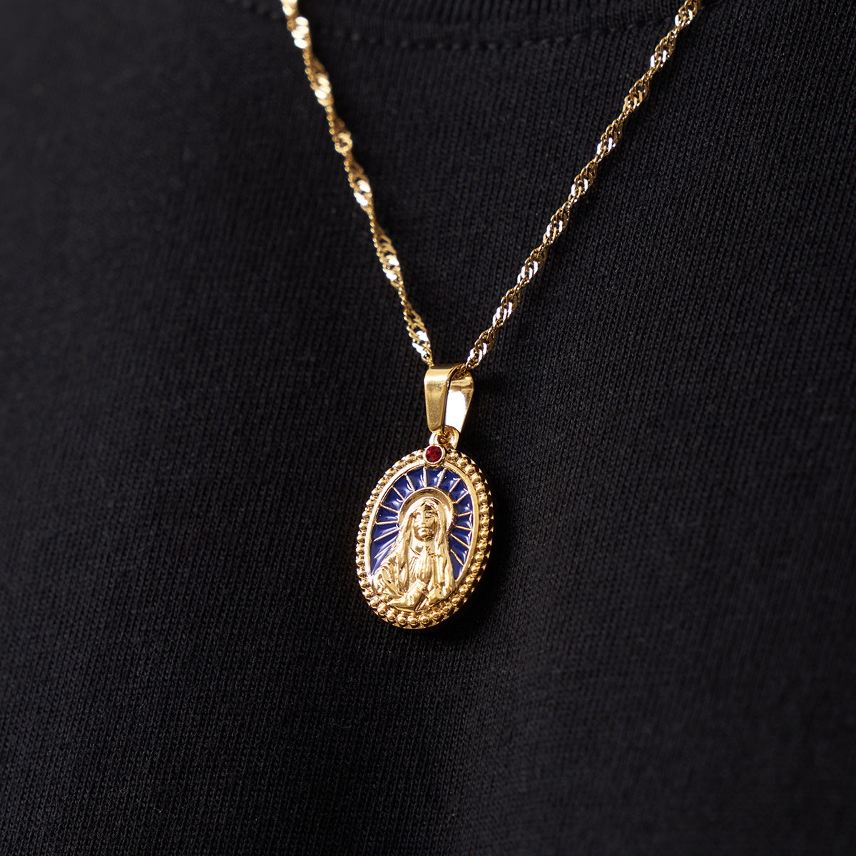 Vierge Marie en émail (or)