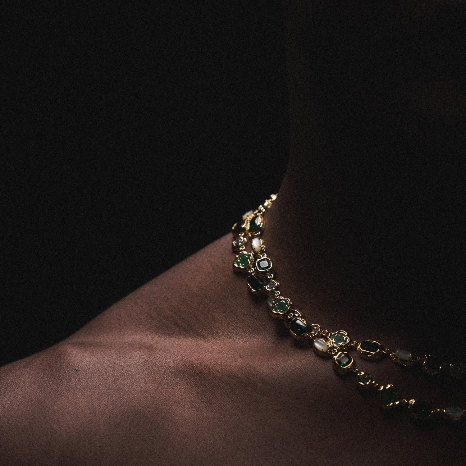 Melted Emerald Gemstone Necklace (Gold)