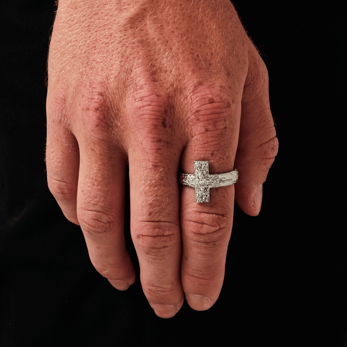 Crucifix Band Ring (Silver)