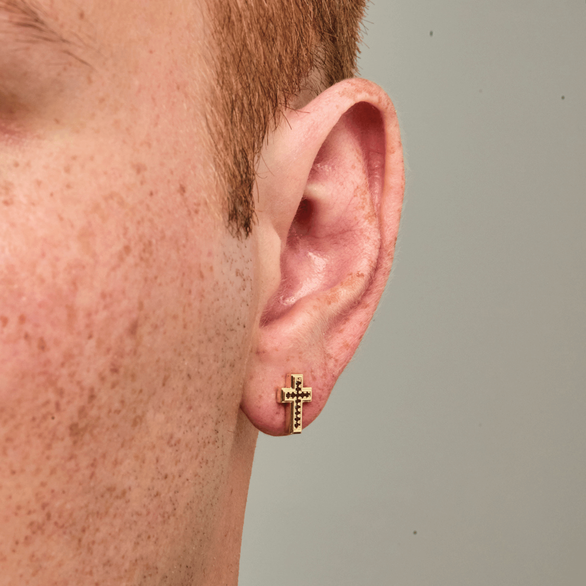 Onyx Cross Stud Earring (Gold)