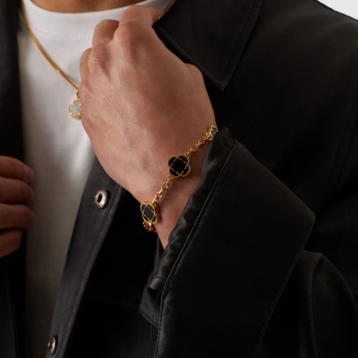 Onyx Clover Stone Bracelet (Gold)