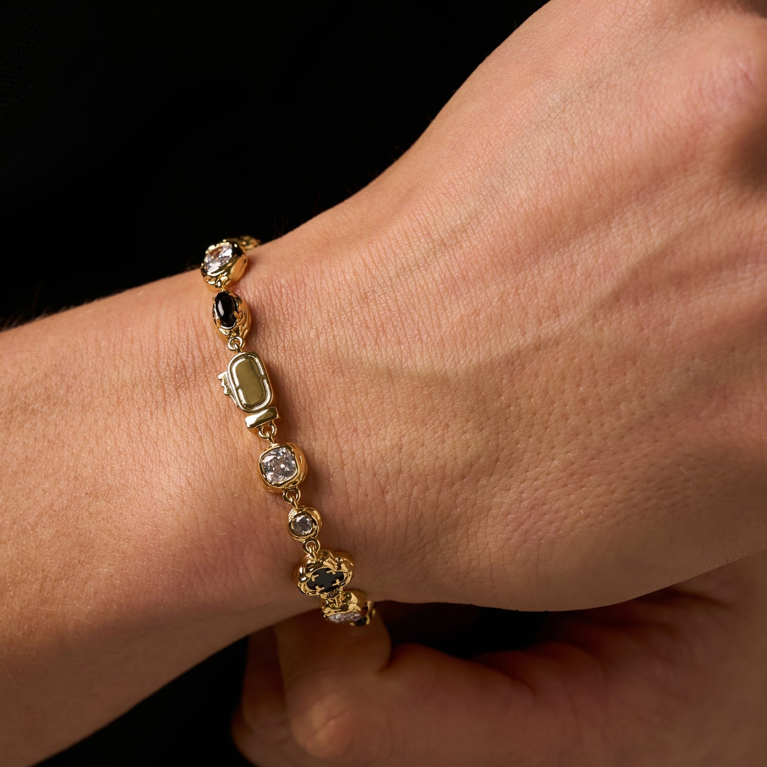 Melted Onyx Gemstone Bracelet (Gold)