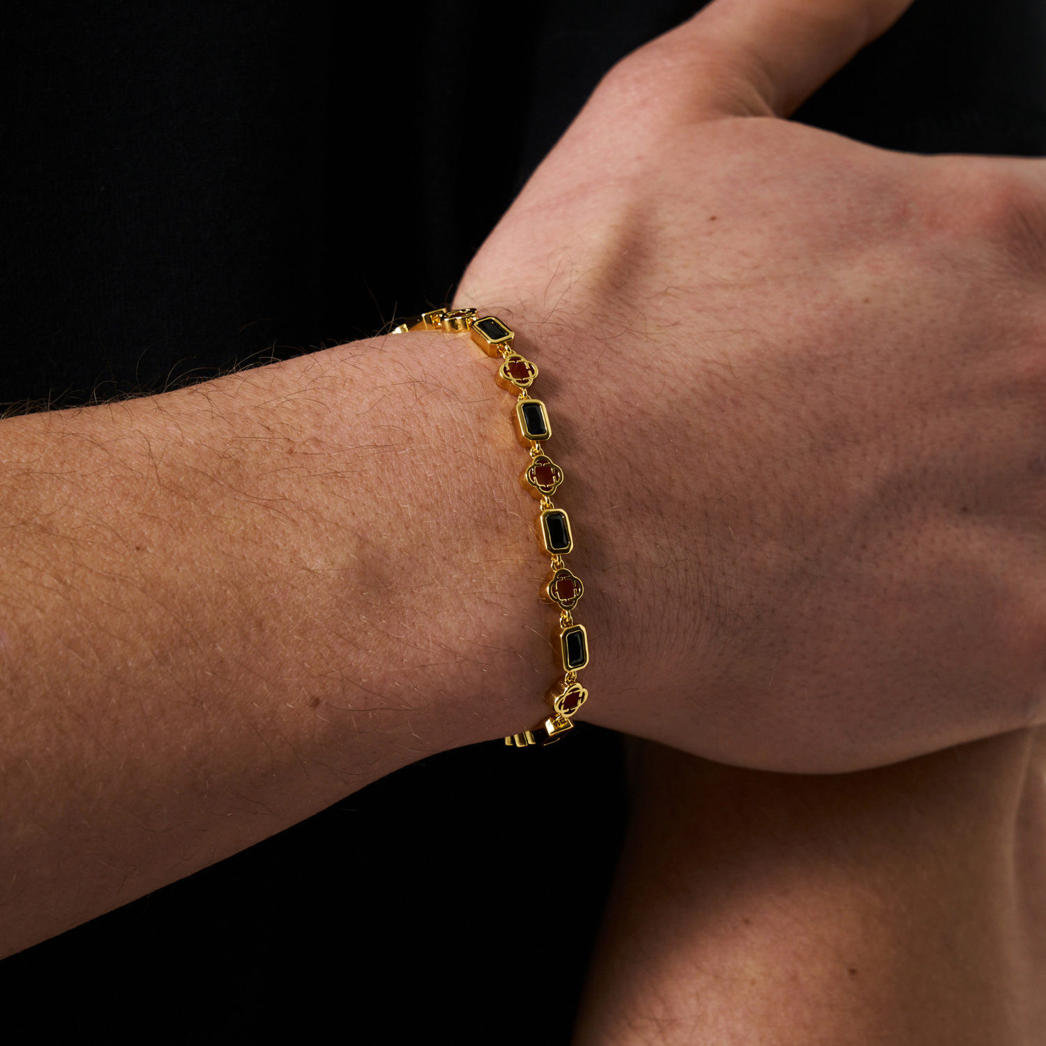 Onyx-Edelstein-Kleeblatt-Armband (Gold)