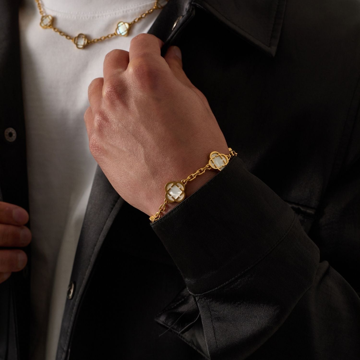 White Clover Stone Bracelet (Gold)