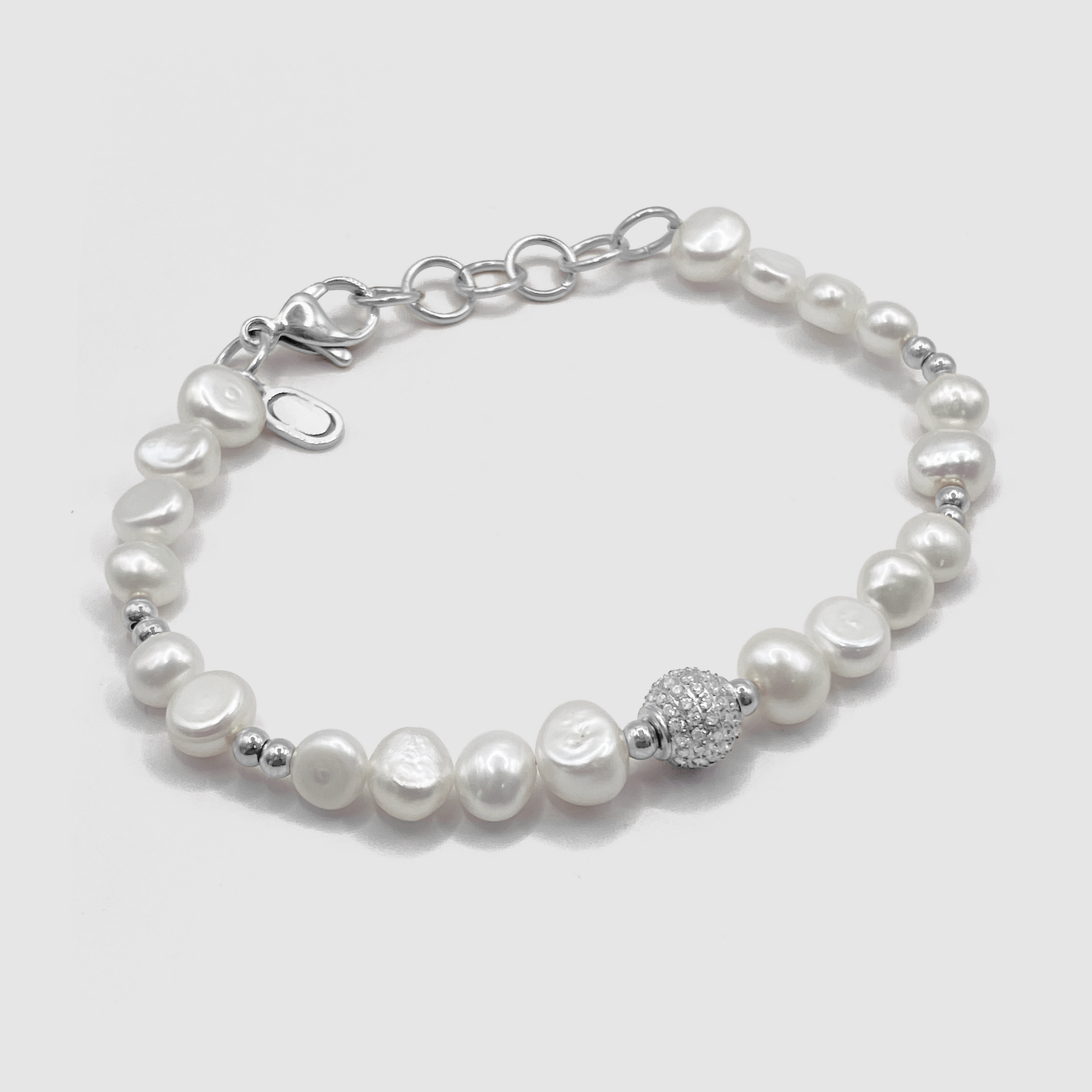IcedPearlBraceletAngle1_Silver