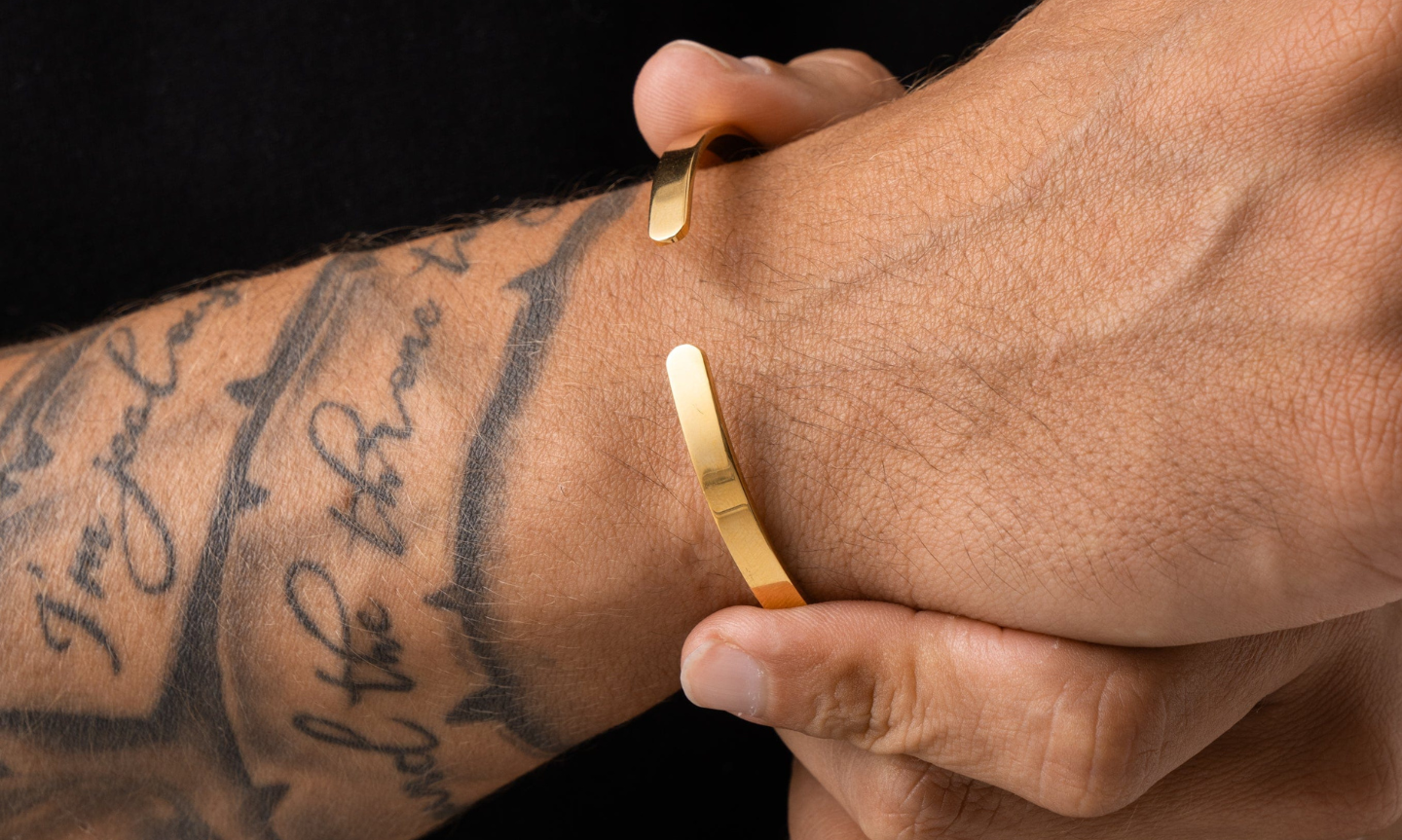 What Is a Cuff Bracelet?
