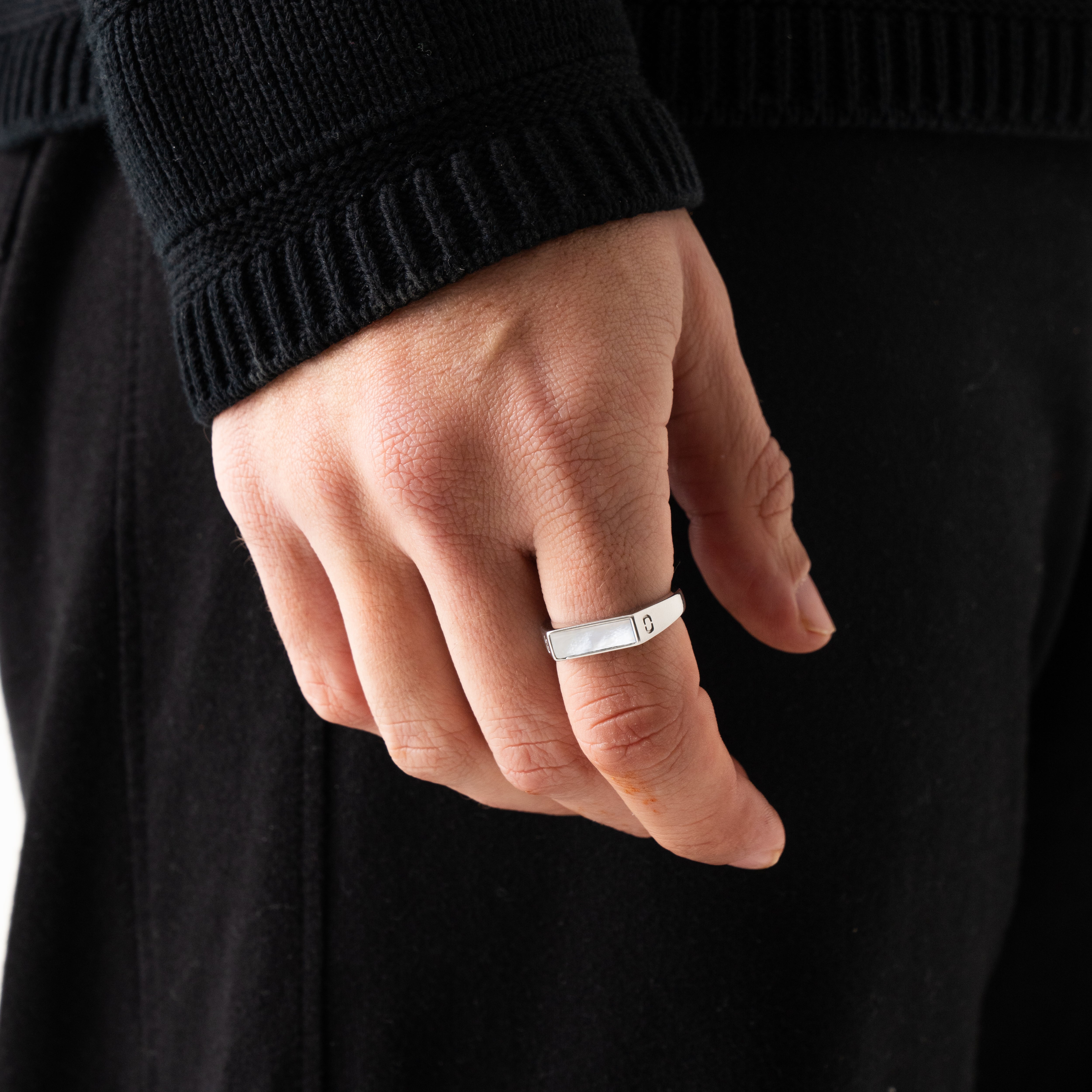 日本未入荷◆CRAFTD London◆White Rectangle Stone Signet Ring Men's White Rectangle Stone Ring (Silver)