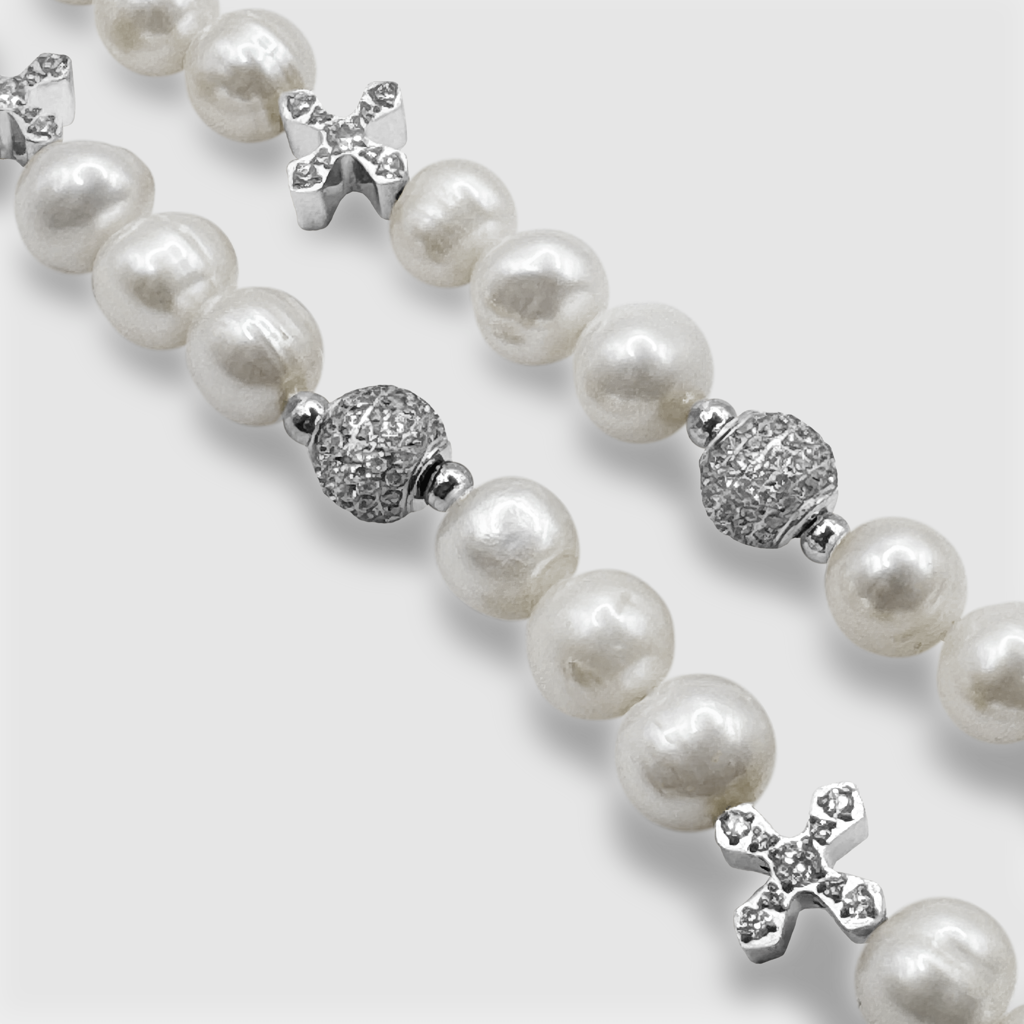 Echte Perlenkette mit Eiskreuz (Silber)