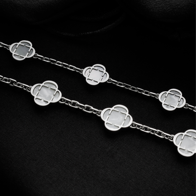 Collier en pierre de trèfle blanc (argent)