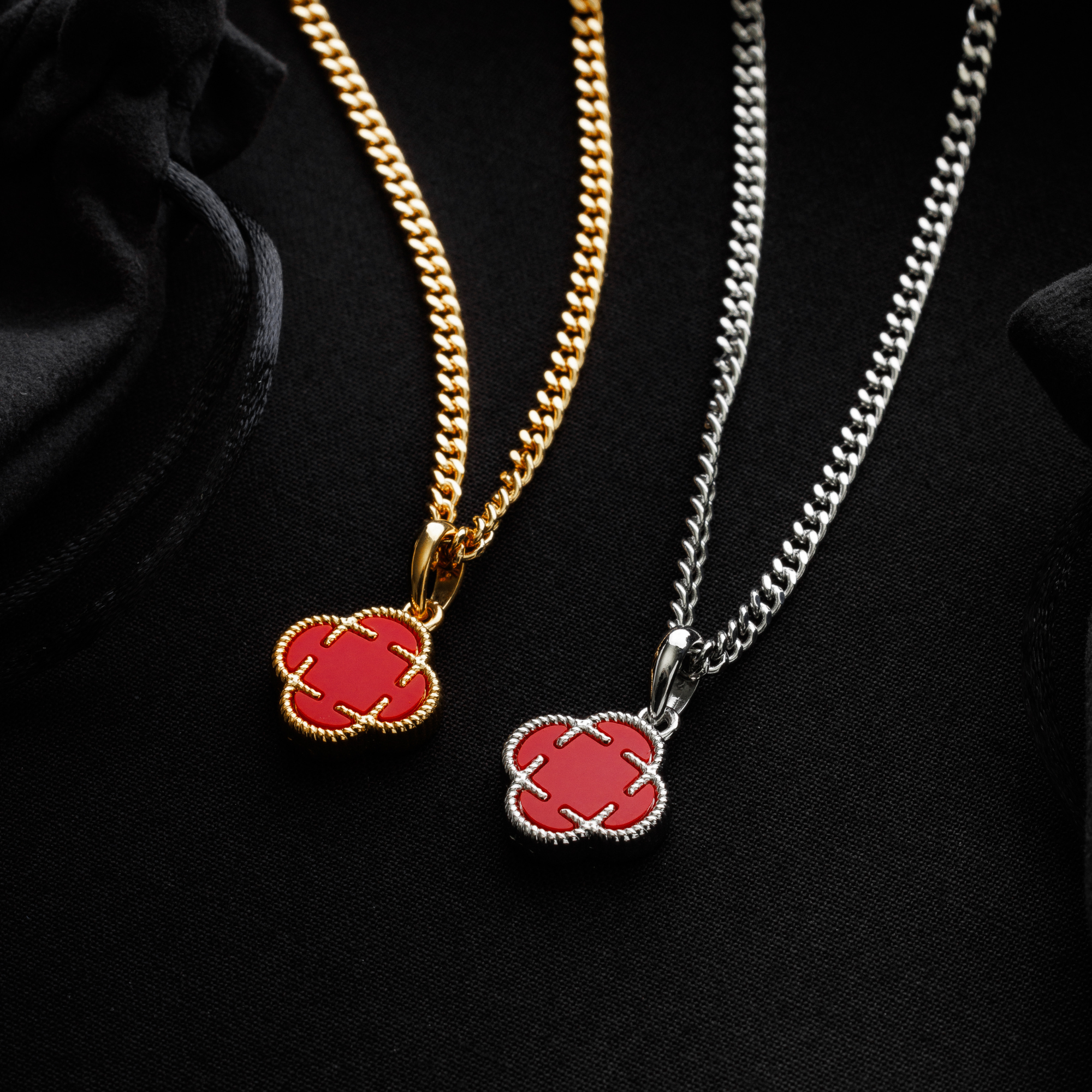 送税込【CRAFTD London】Red Gemstone Clover Necklace(2色)国発 Light Red Clover Stone Pendant (Gold)