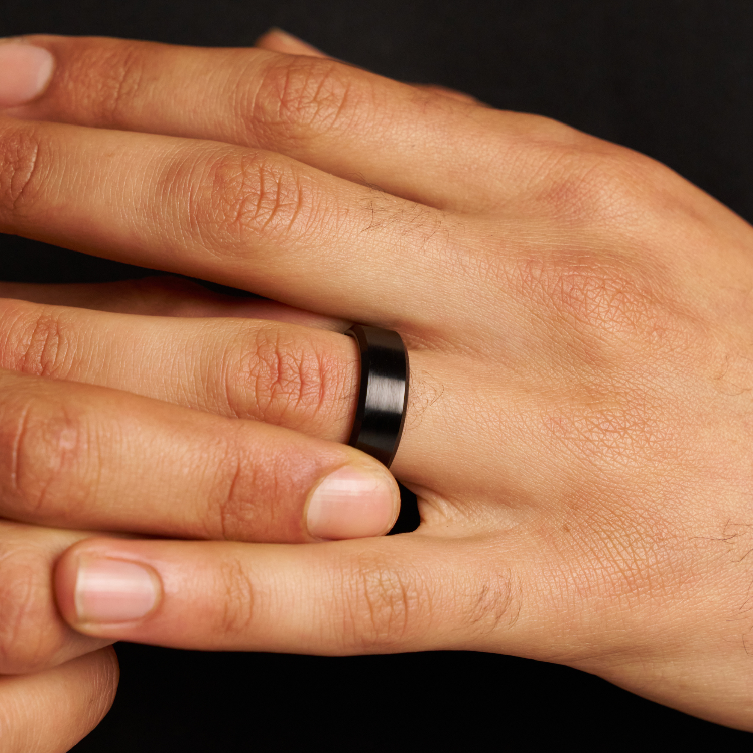 Bevelled Wedding Ring (Black) 8mm