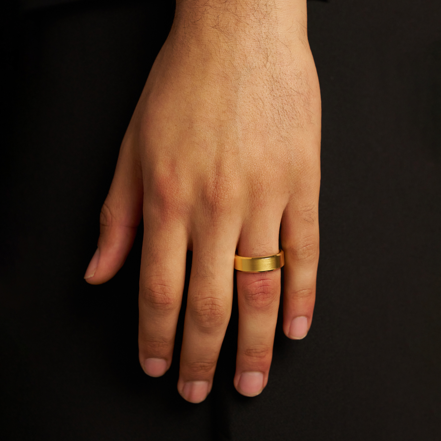 Bevelled Wedding Ring (18ct Gold) 8mm