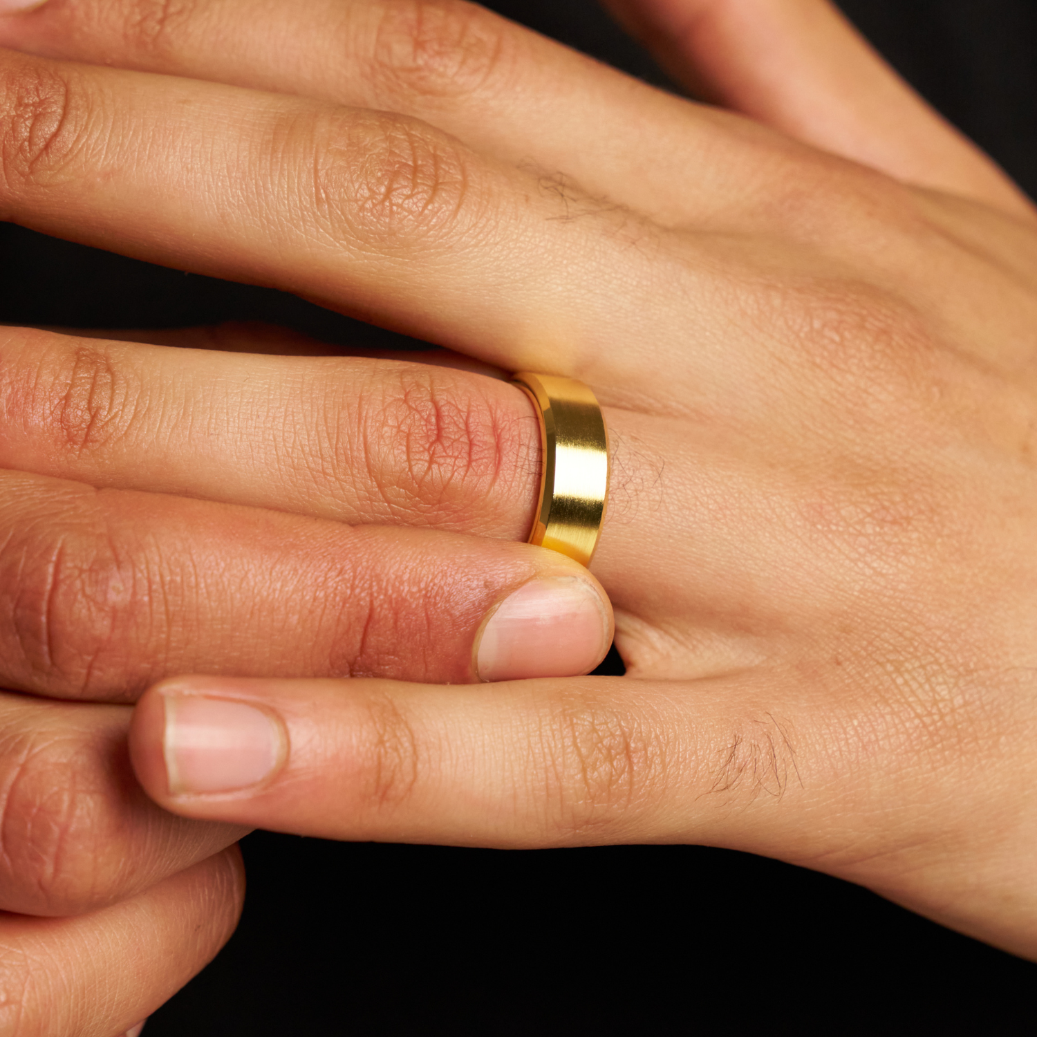 Bevelled Wedding Ring (18ct Gold) 8mm