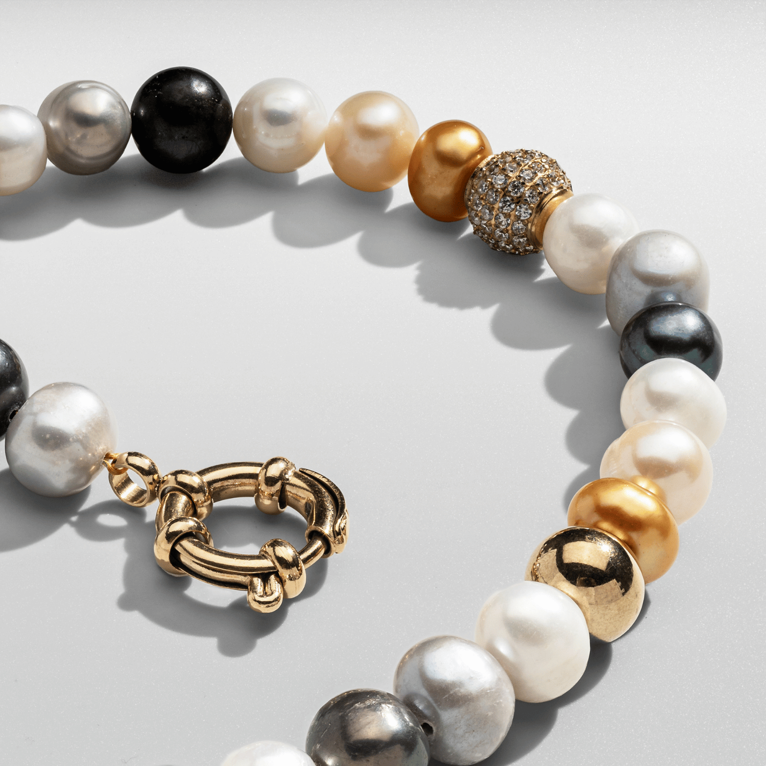 Rocco Real Pearl Bracelet (Gold)