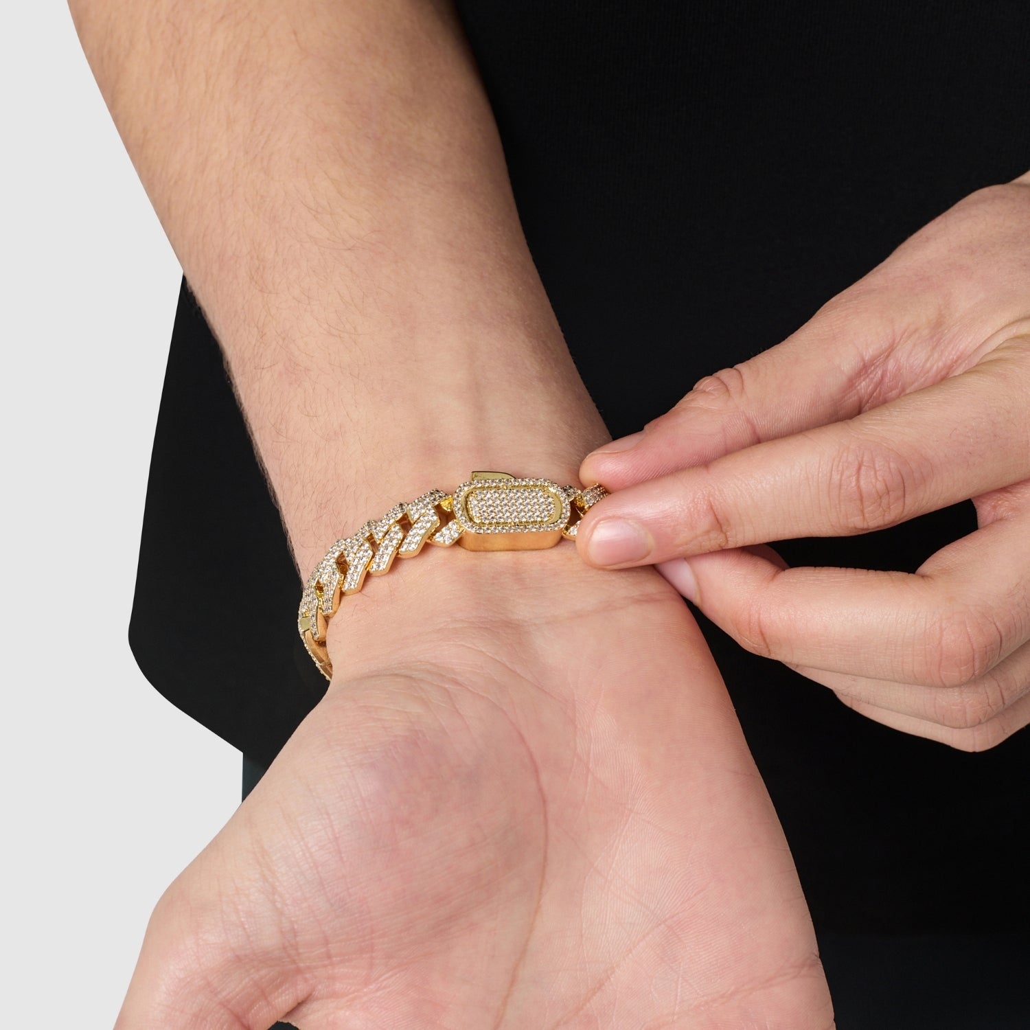 Prong Link Iced Cuban Armband (Gold) 12mm