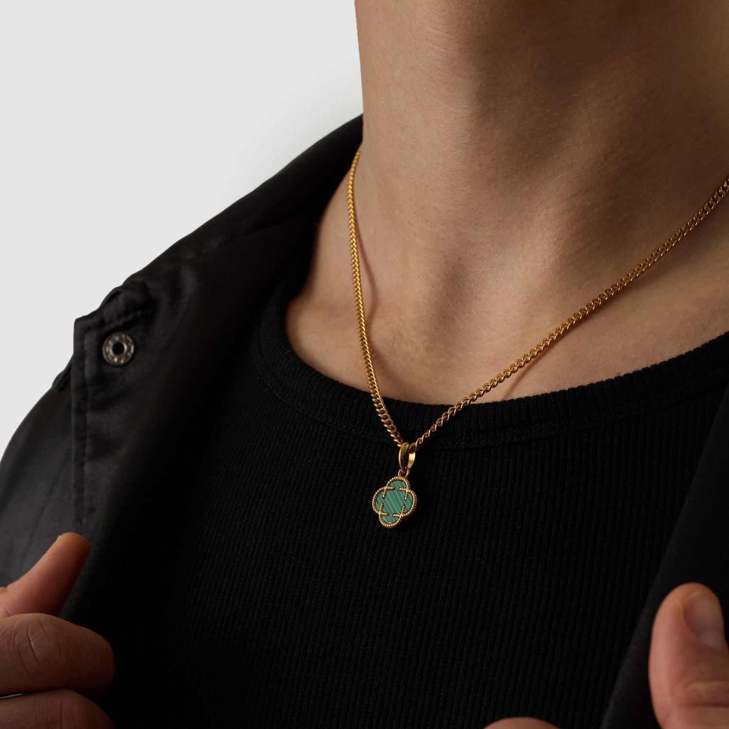 Pendentif en pierre de trèfle malachite (or)