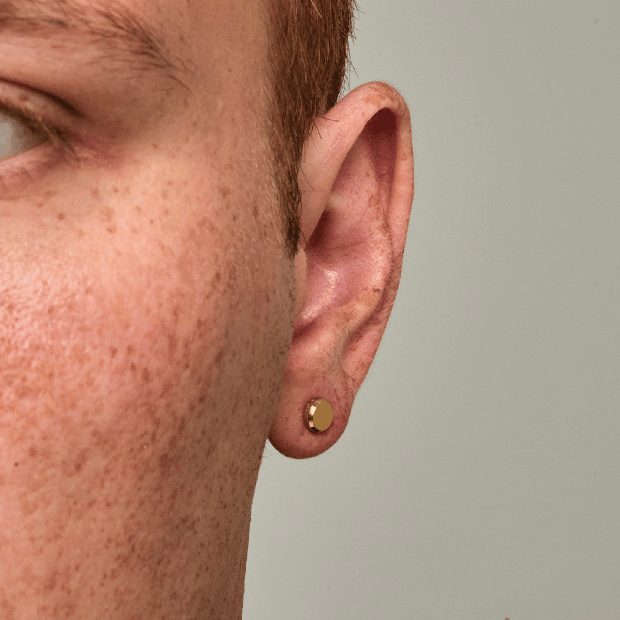 Round Stud Earring (Gold)