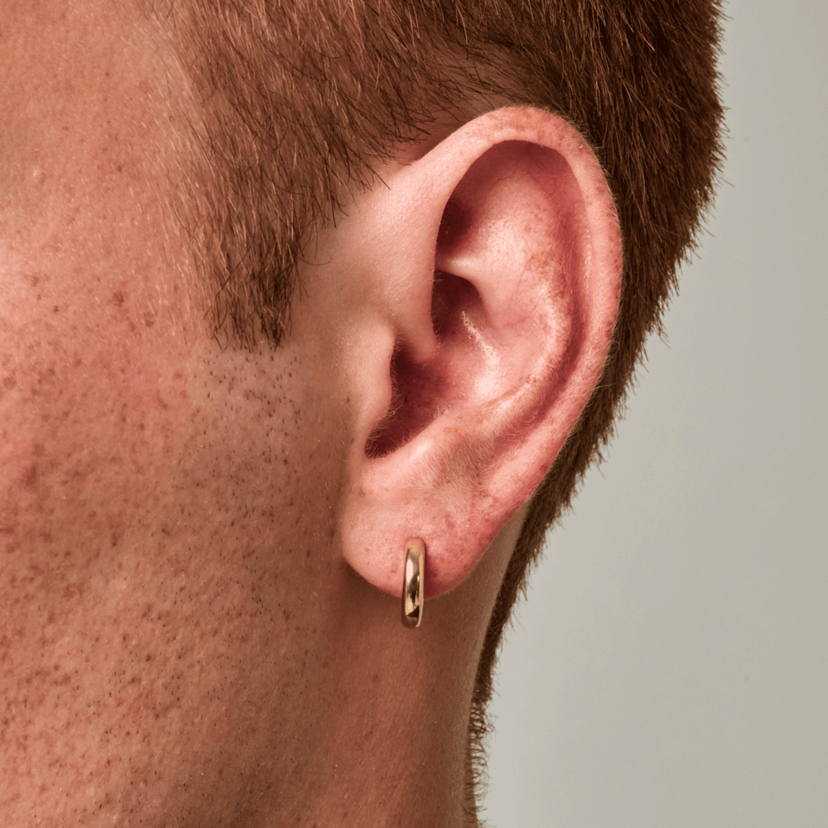 Rounded Hoop Earring (Gold)