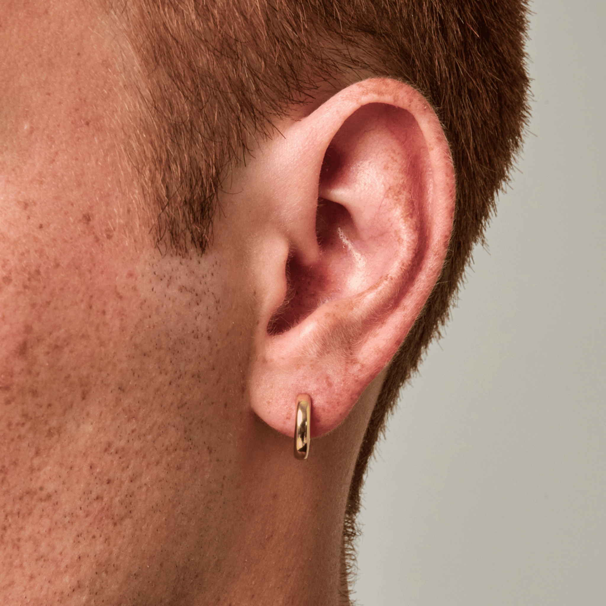 Rounded Hoop Earring (Gold)