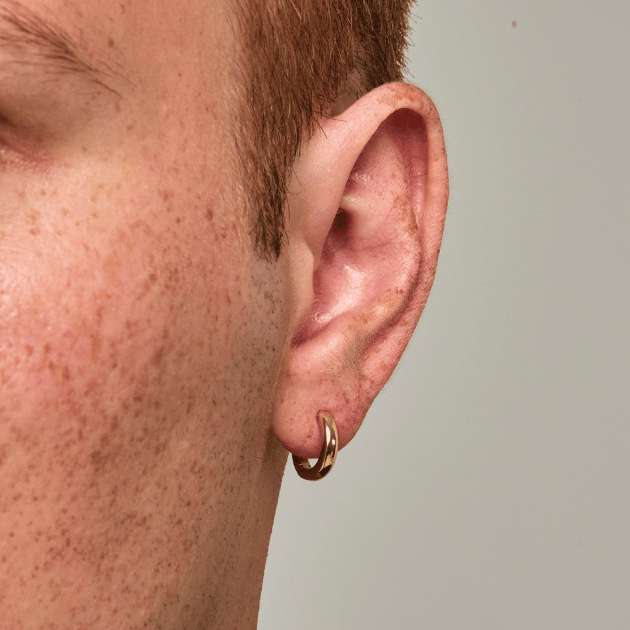 Rounded Hoop Earring (Gold)