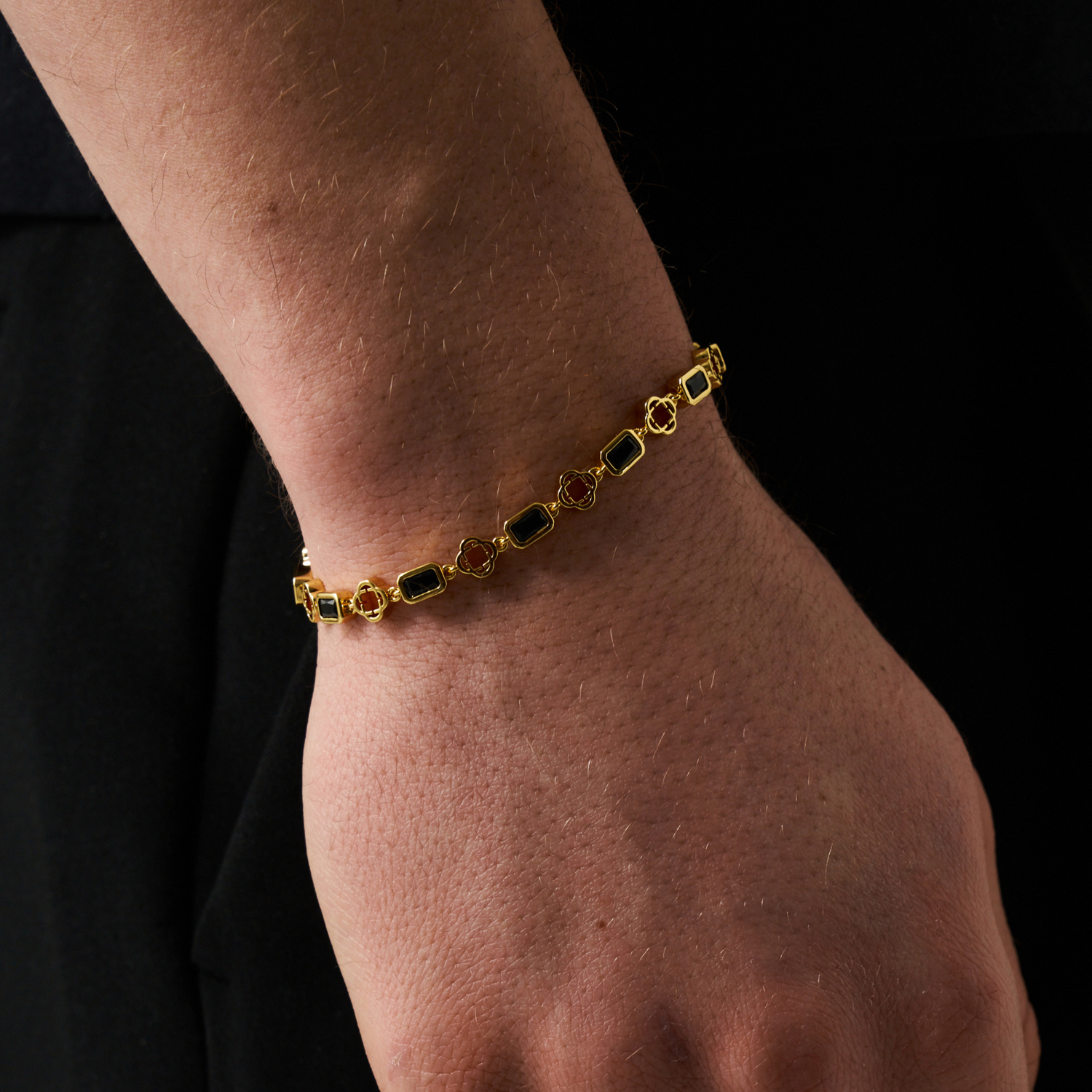 CRAFTD London クラフトロンドン ONYX GEMSTONE CLOVER BRACELET Onyx Gemstone Clover Bracelet (Gold)