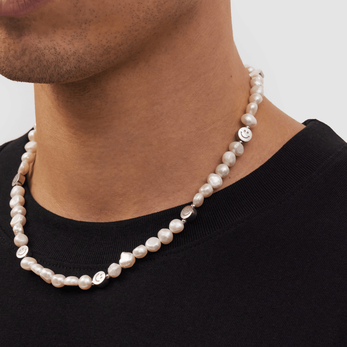 Smiley Real Pearl Necklace (Silver)