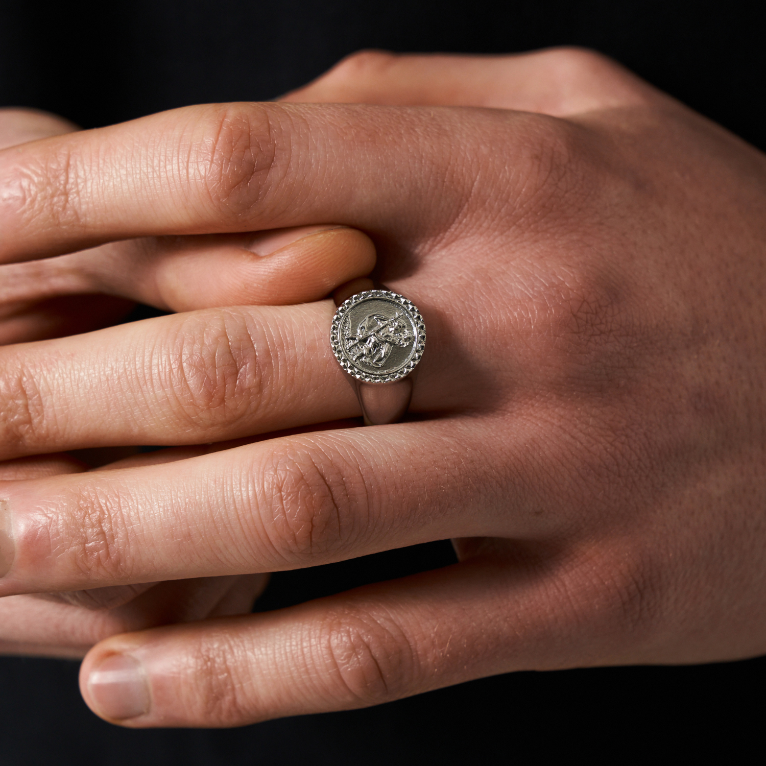 【CRAFTD London】St. Christopher Signet リング 2色 St. Christopher Signet Ring (Silver)