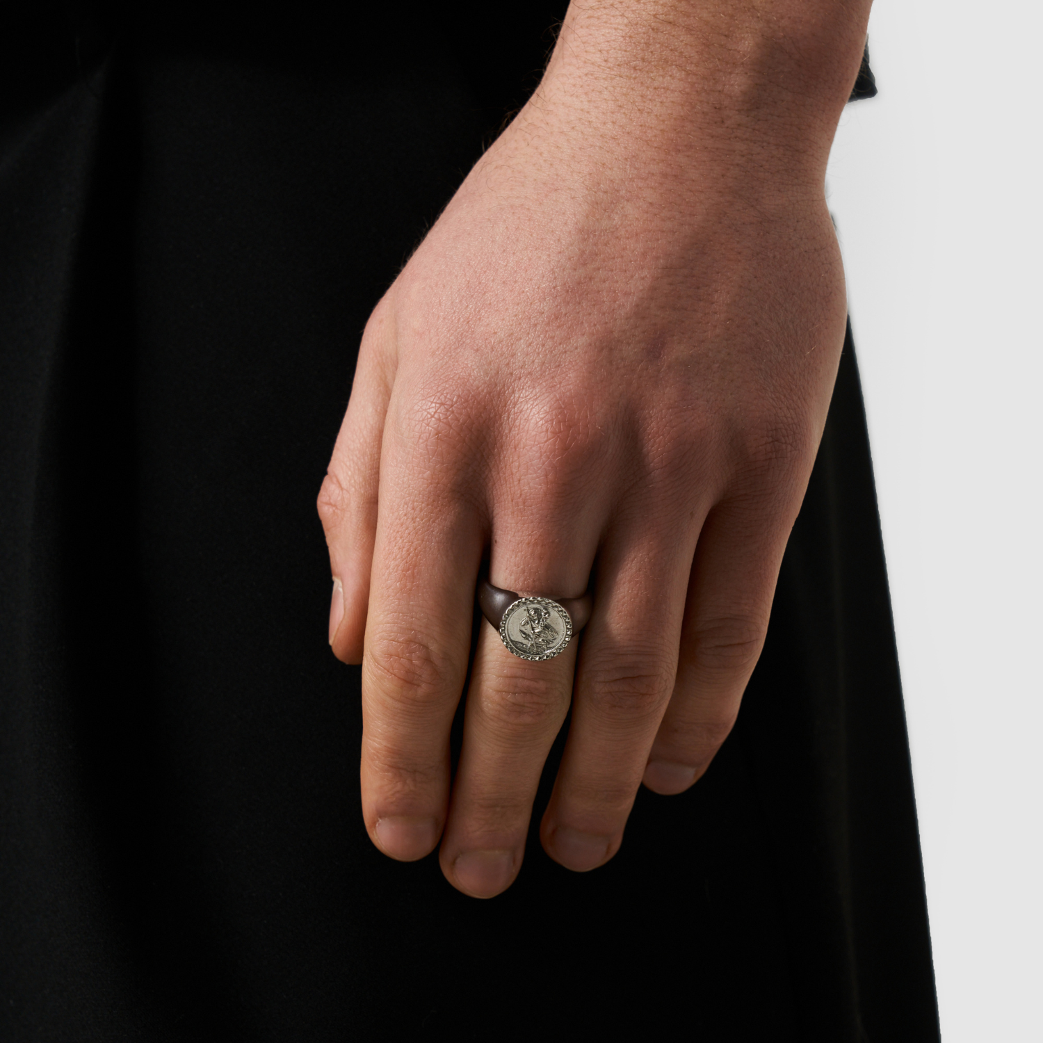 【CRAFTD London】St. Christopher Signet リング 2色 St. Christopher Signet Ring (Silver)