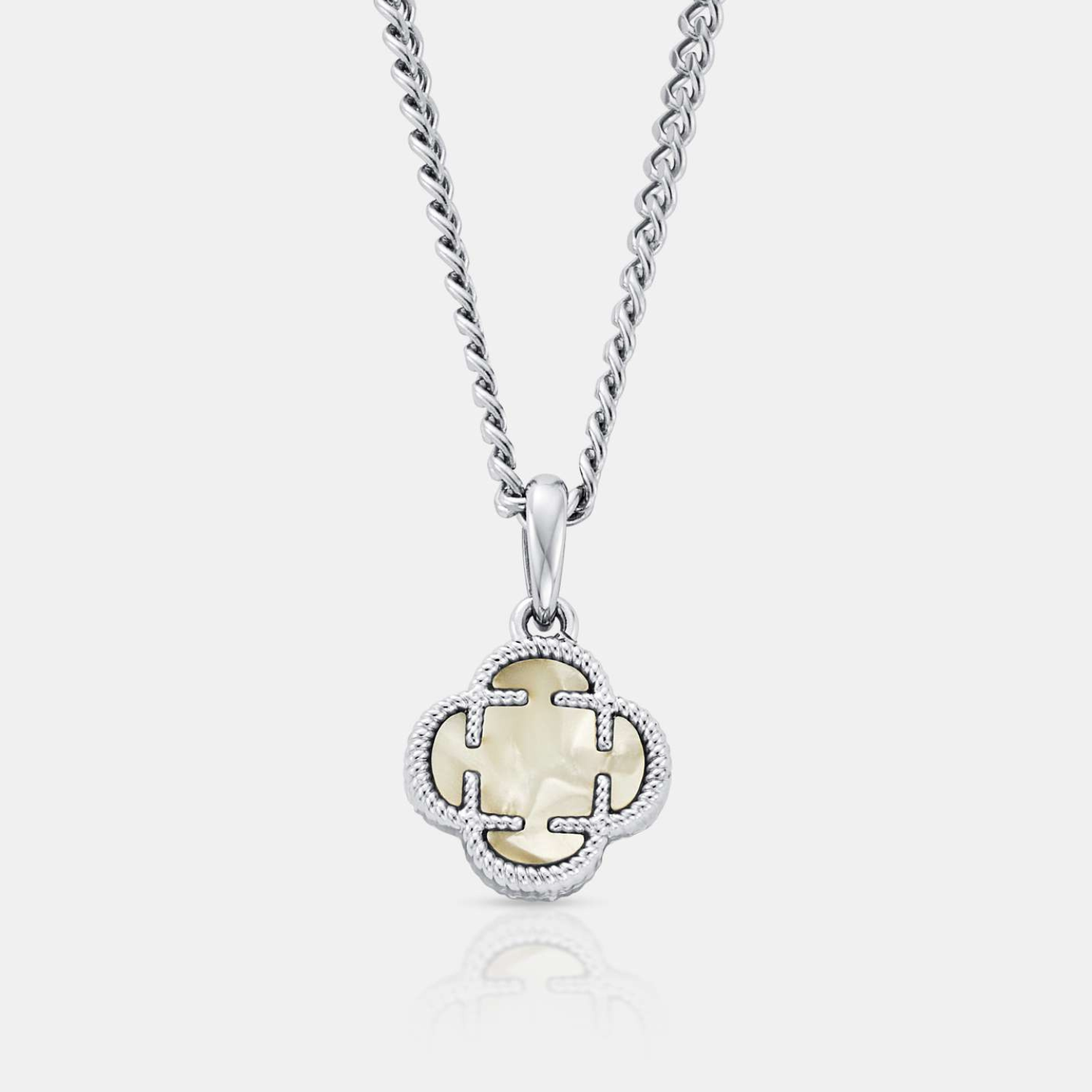 送税込【CRAFTD London】White Clover Stone Necklace (2色)国発 送税込【CRAFTD London】White Clover Stone Necklace (2色)国発