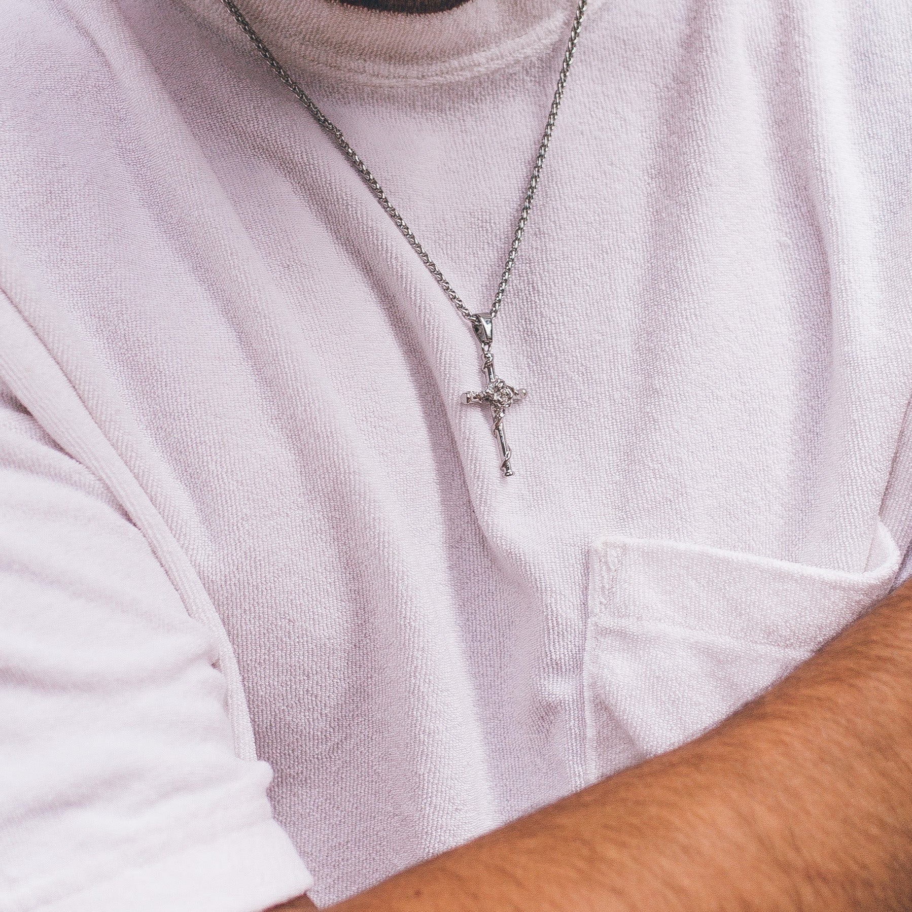 日本未入荷 CRAFTD London ROSE Silver Rose Cross Necklace | CRAFTD London