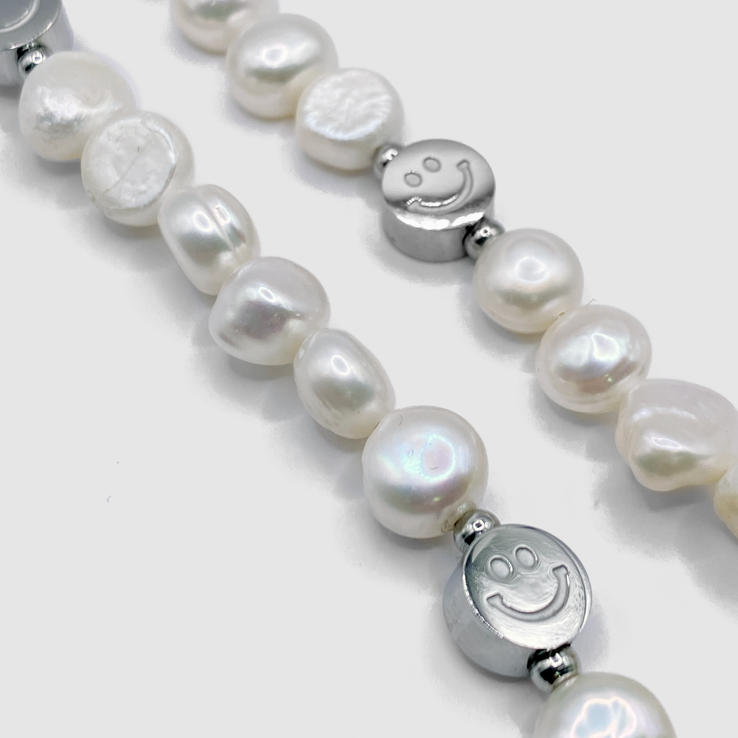 送料税込【CRAFTD London】Smiley Real Pearl Necklace ☆国内発 Smiley Real Pearl Necklace (Silver) | CRAFTD London