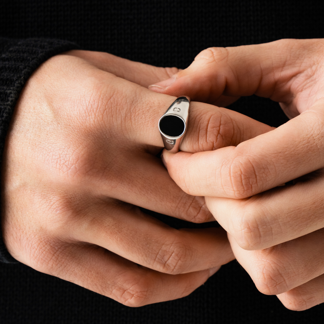 Oval Stone Signet Ring (Silver)