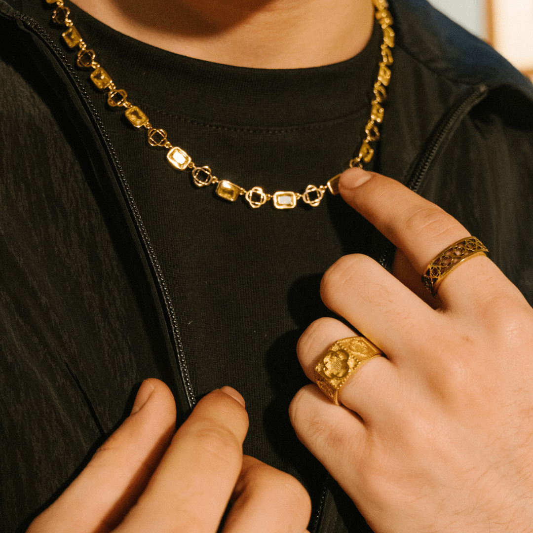 【CRAFTD London】CLOVER SOVEREIGN RING 指輪 (2色) Clover Sovereign Ring (Gold)