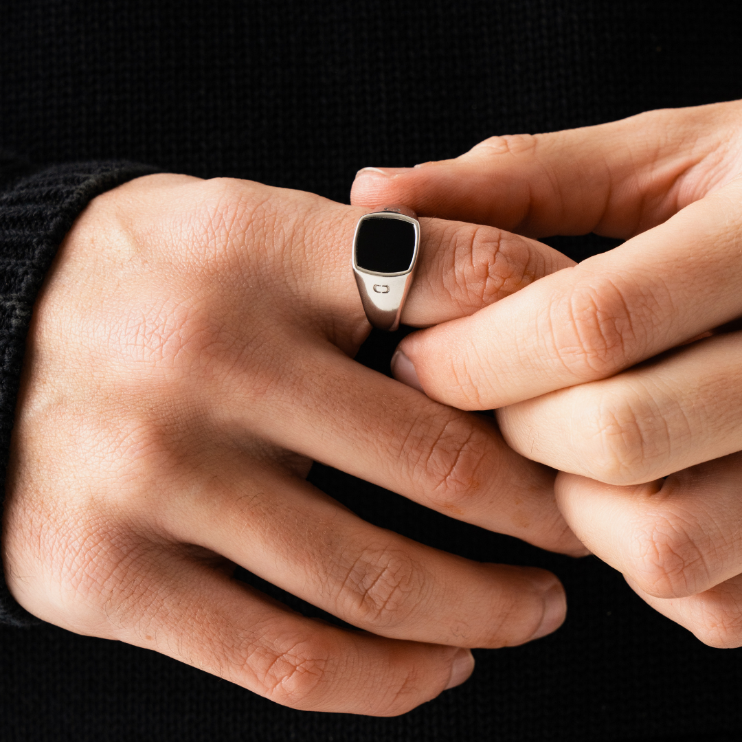 送税込【CRAFTD London】Onyx Squared Stone Signet Ring (2色) Men's Black Onyx Square Stone Ring (Silver)
