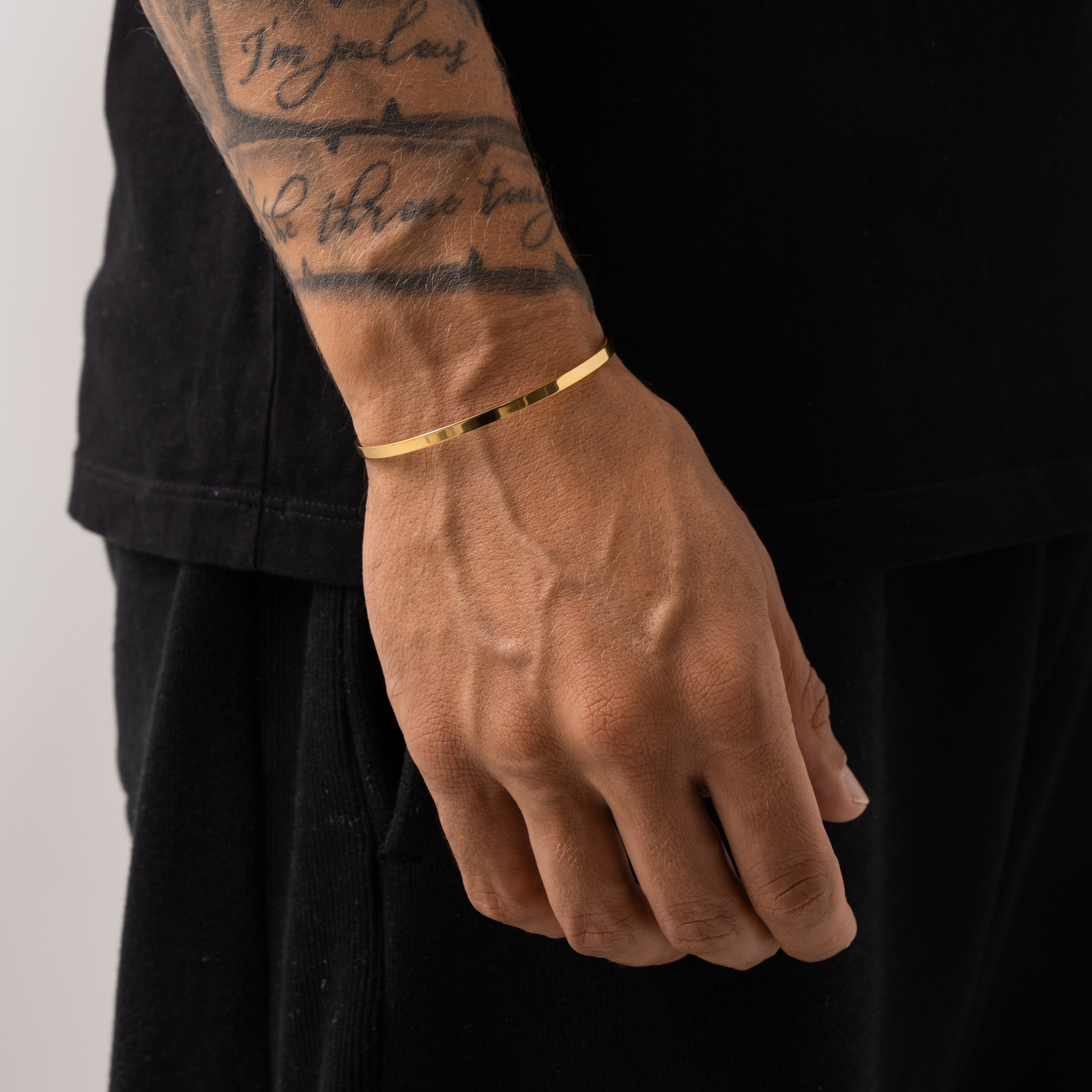 送料関税込【CRAFTD London】CUFF BRACELET (2色) ☆国内発送♪ Cuff Bracelets