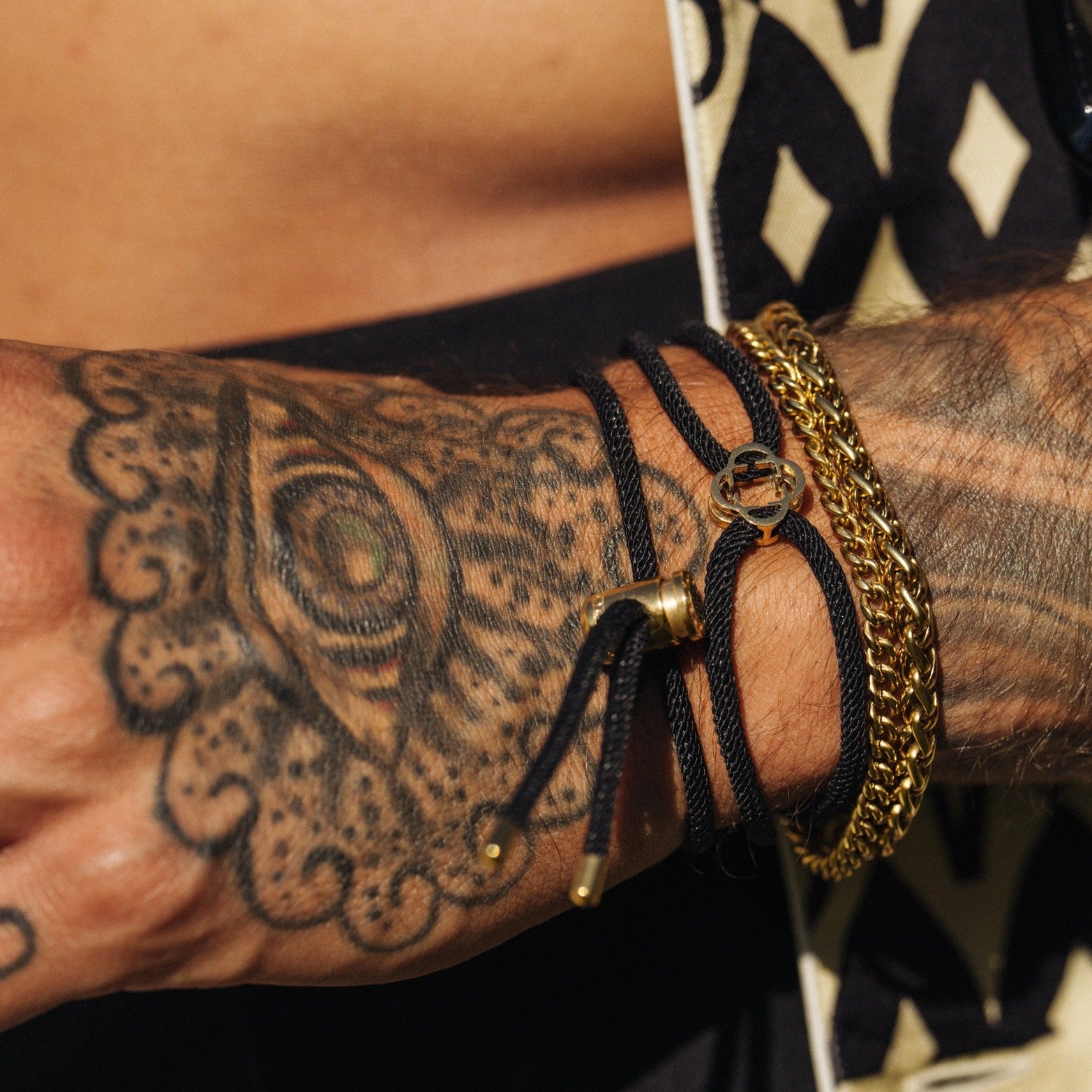 再入荷◆CRAFTD London◆Black Cord Bracelet Black Cord String Bracelet for Men (Gold)