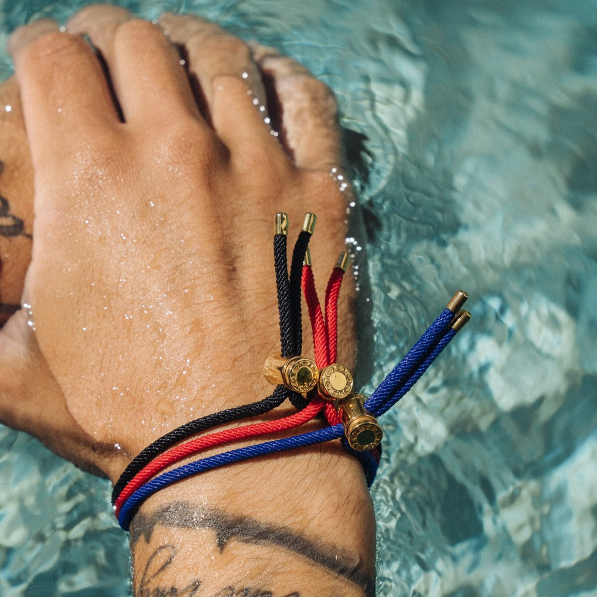 Red Cord String Toggle Bracelet for Men (Gold)