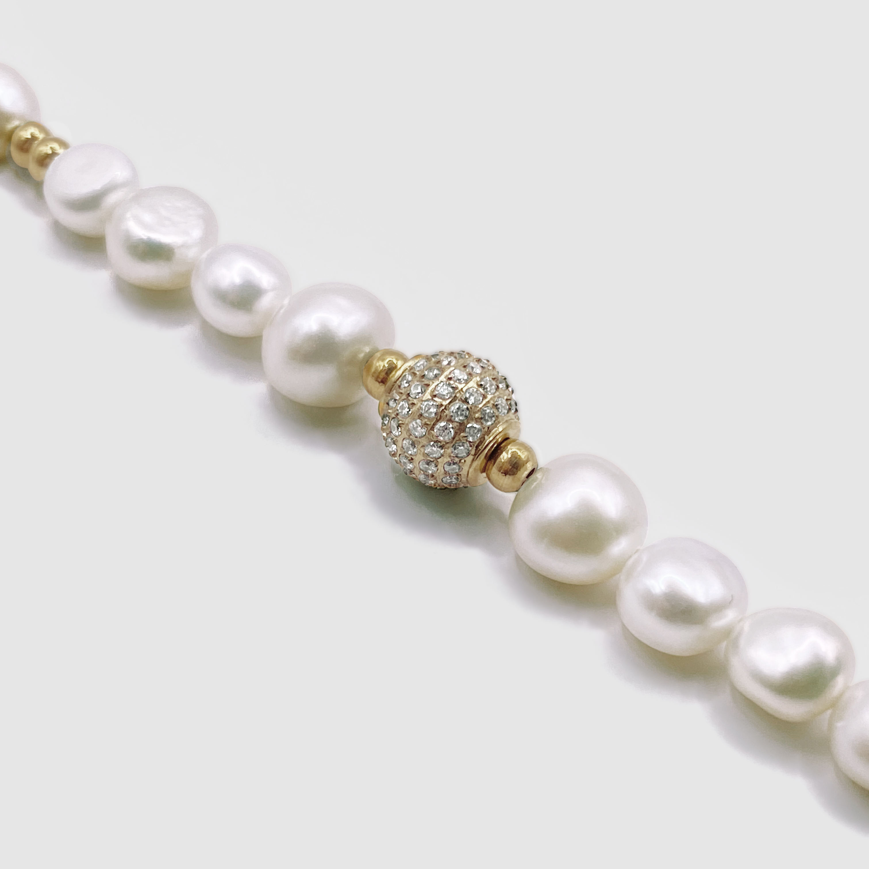 CRAFTDLondon クラフトロンドン ROCCO REAL PEARL BRACELET 5MM Men's Diamond Bead Pearl Bracelet (Gold) | CRAFTD London