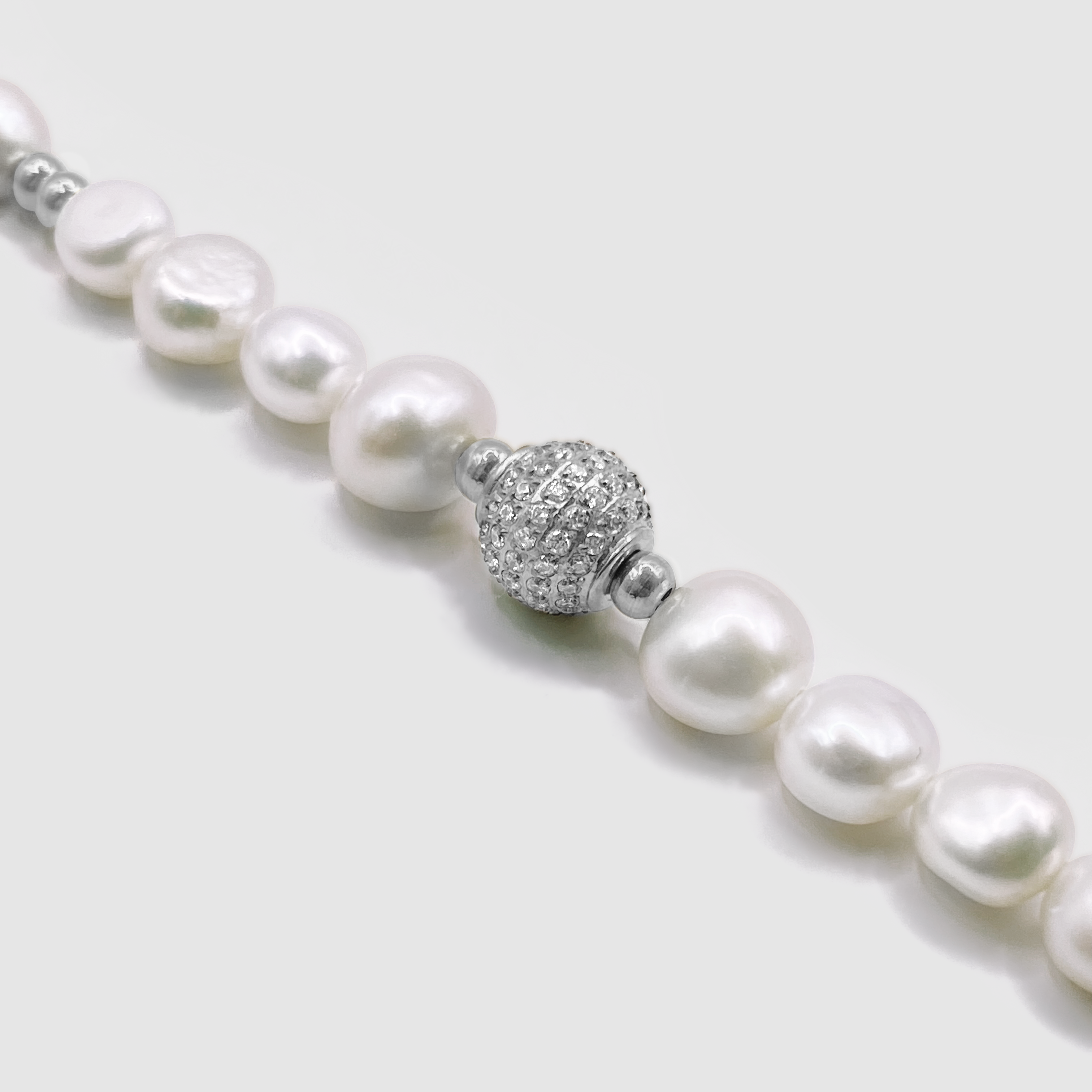 送税込【CRAFTD London】Iced Beaded Real Pearl Bracelet (2色) Men's Diamond Bead Pearl Bracelet (Silver) | CRAFTD London