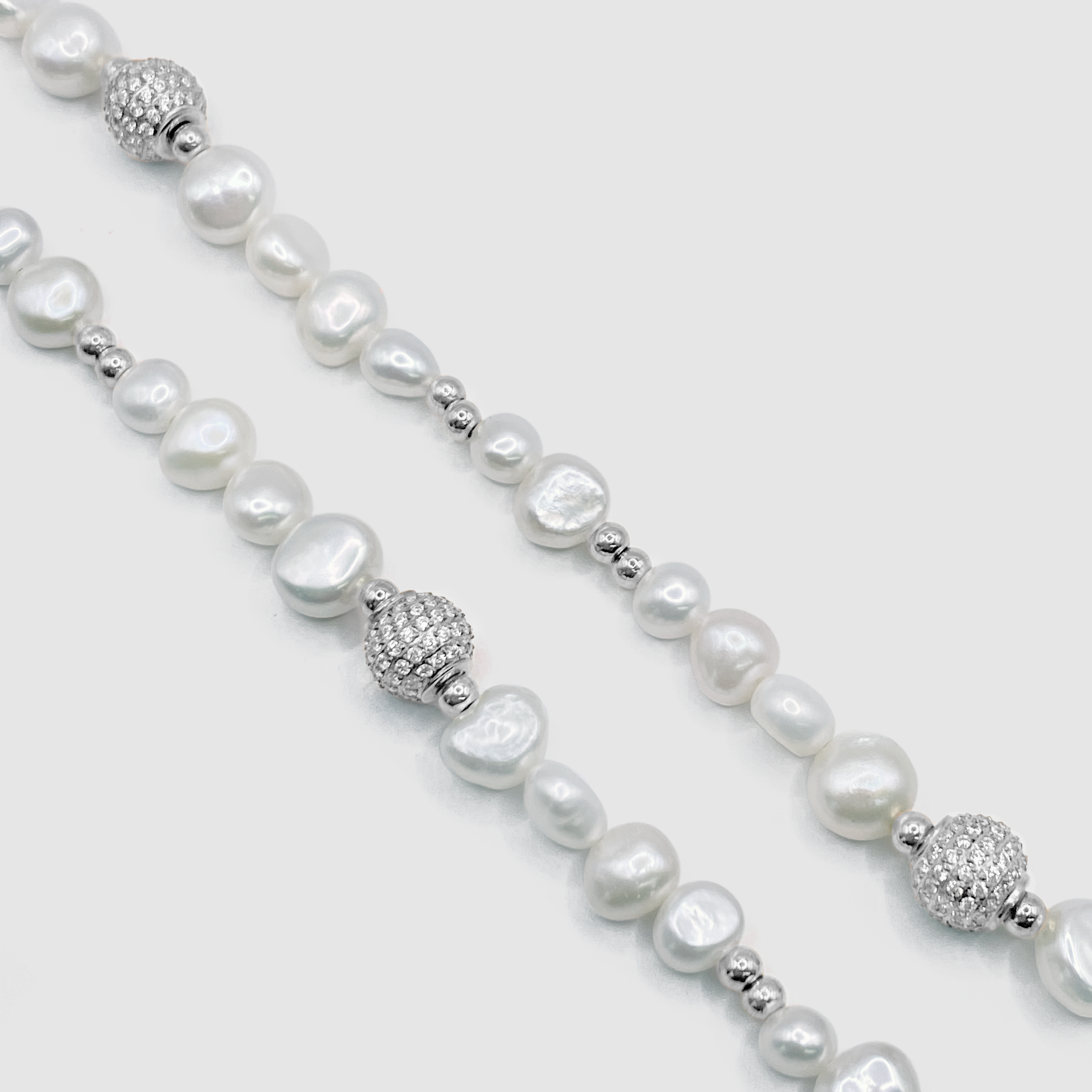 CRAFTD London ネックレス ICED BEADED REAL PEARL NECKLACE Diamond Bead Pearl Necklace (Silver) | CRAFTD London