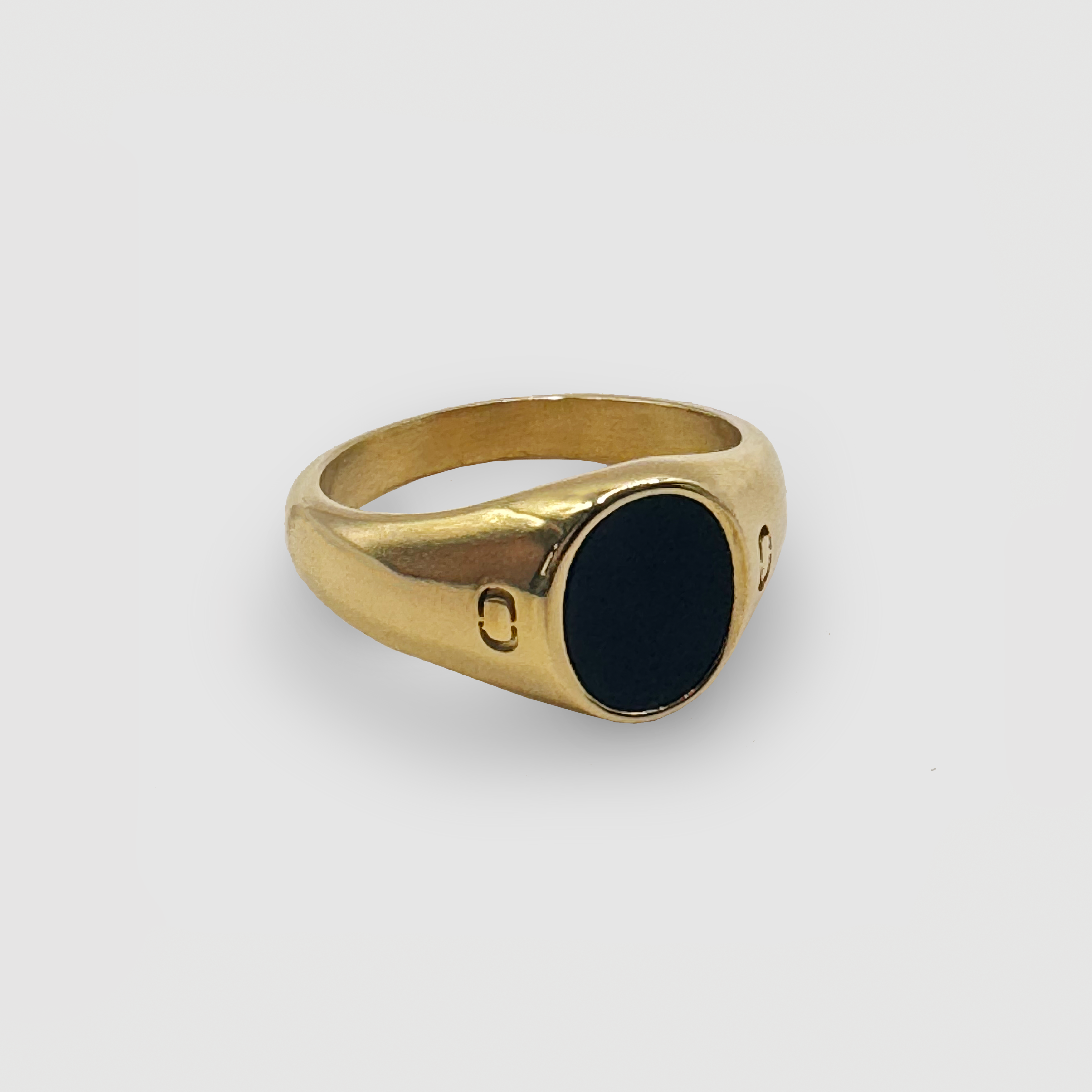 Oval Stone Signet Ring (Gold)
