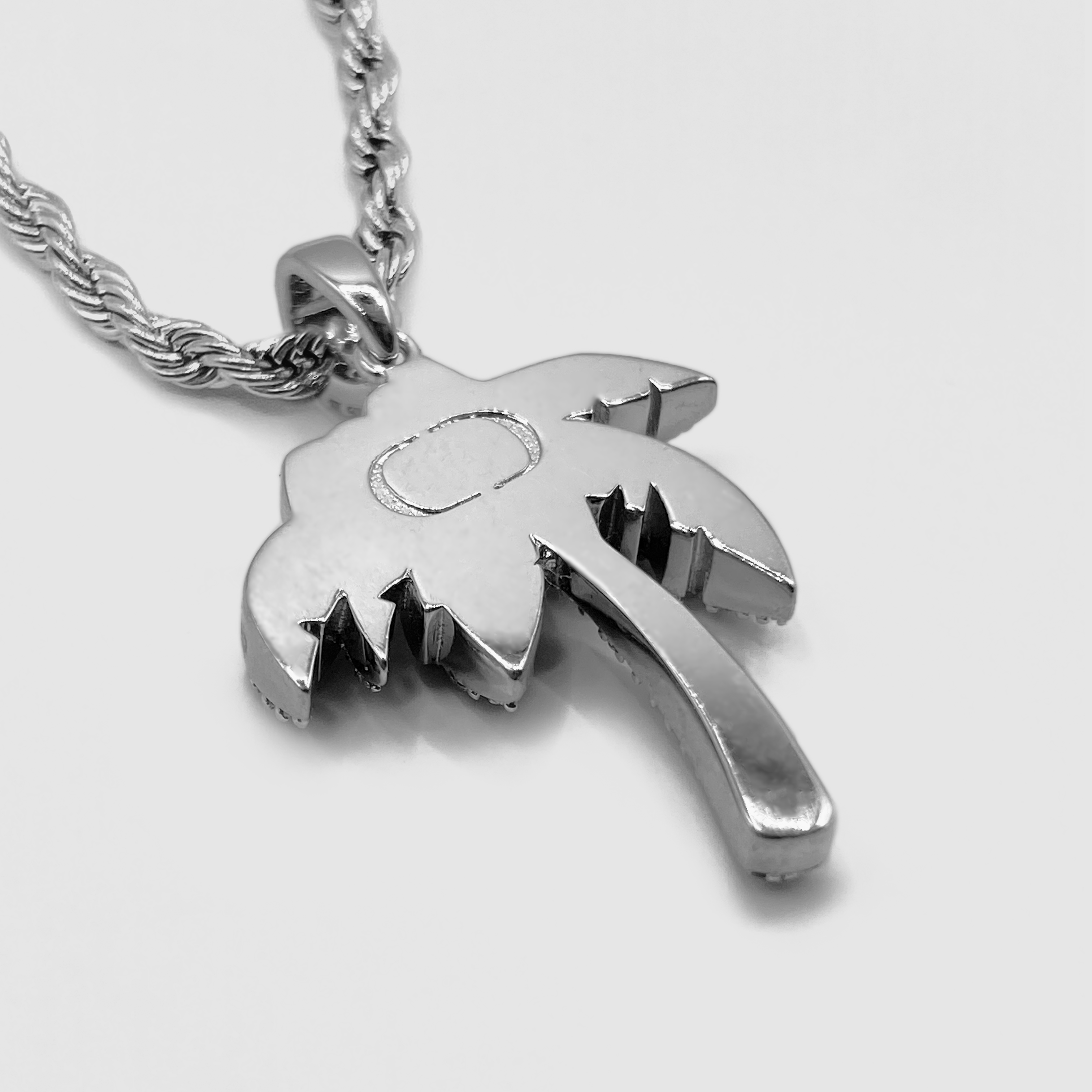 送料関税込【CRAFTD London】ICED PALM TREE PENDANT☆国内発送 Silver Iced Palm Tree Pendant | CRAFTD London