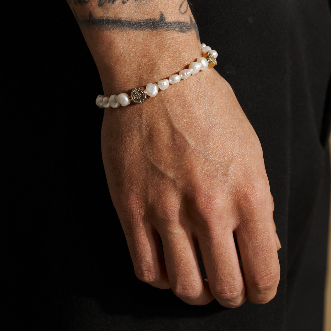 送税込【CRAFTD London】Iced Smiley Real Pearl Bracelet☆国発 Men's Diamond Smiley Face Pearl Bracelet (Gold) | CRAFTD London