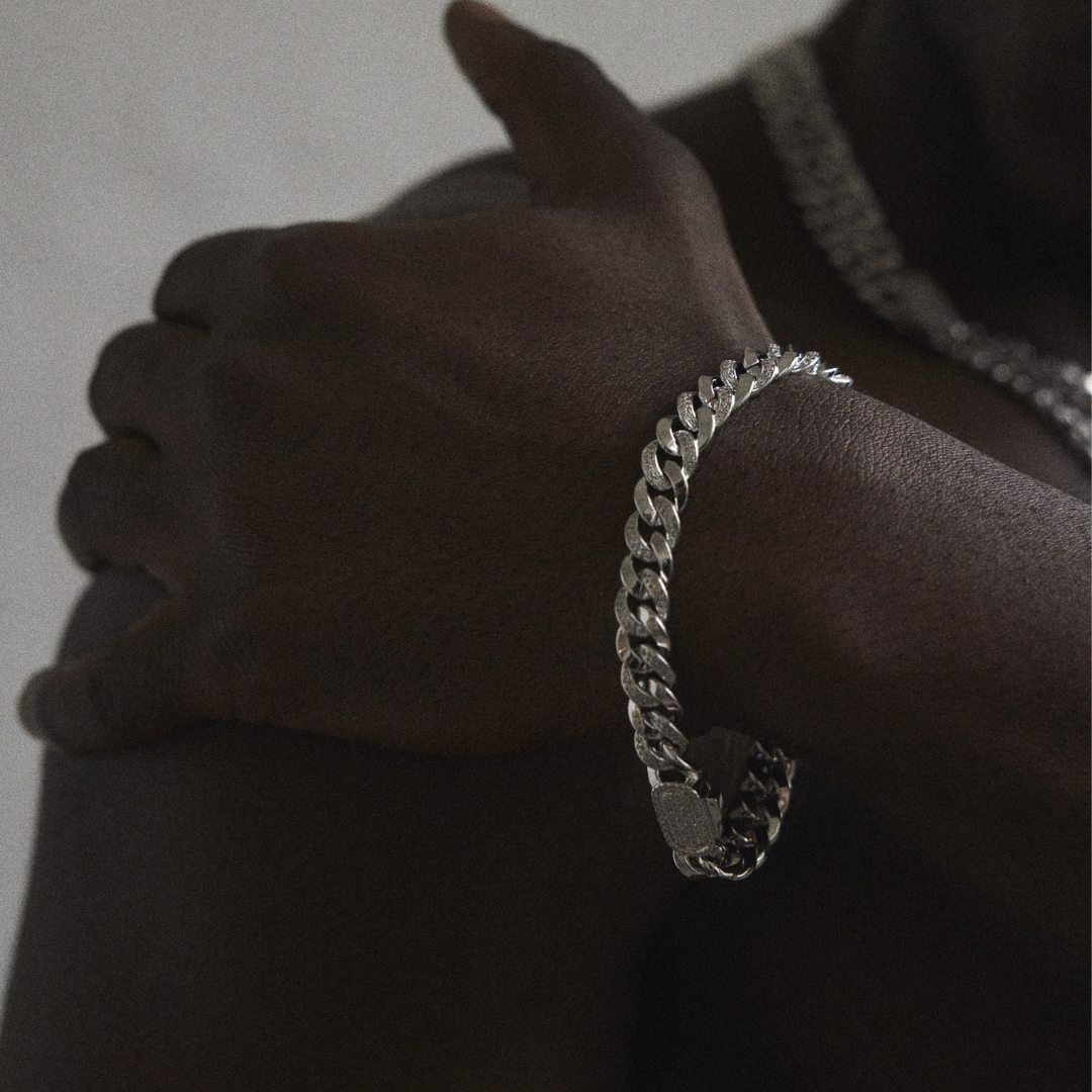 送料関税込【CRAFTD London】HALF ICED CUBAN ブレスレット 8mm 8mm Iced Diamond Miami Cuban Link Bracelet - Silver | CRAFTD